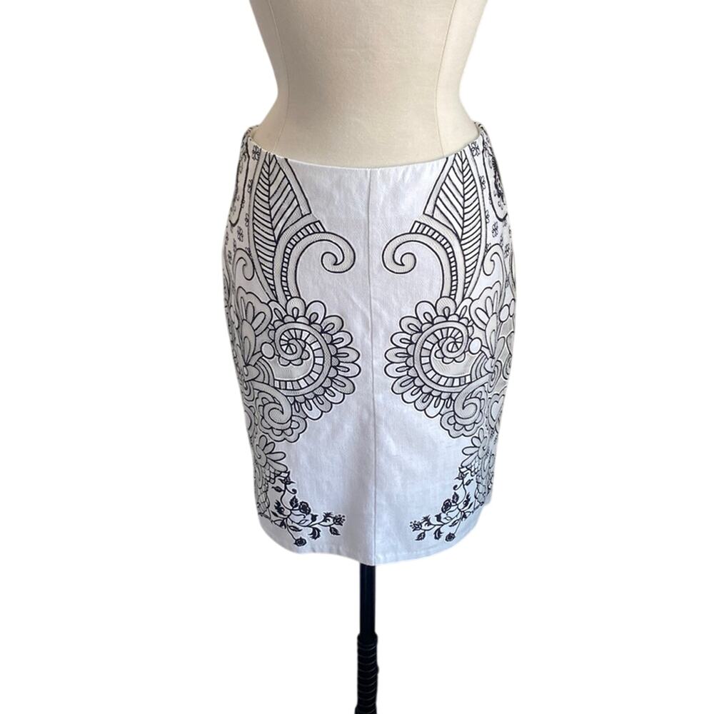 💎 NEW YORK & COMPANY Pencil Skirt Womens Sz 6 White Lace Overlay Coquette